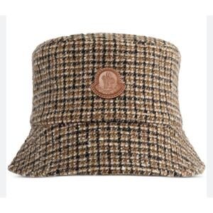 Moncler Women’s Bucket Hat Size M NWT Tweed Wool Blend Brown Check Logo Patch